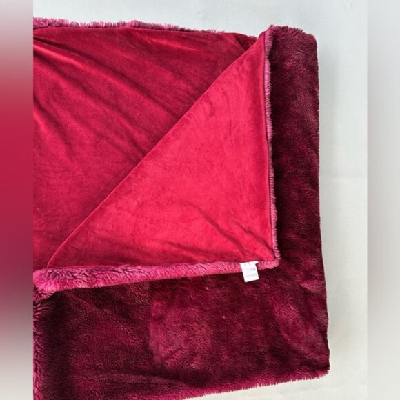 Anthropologie Aleksi Faux Fur Throw Blanket Burgundy Red - Picture 5 of 9